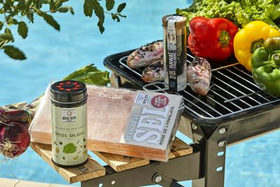 Zout met citroen en roze peper