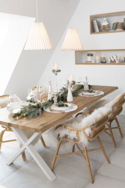 Tafel poten kruis staal wit