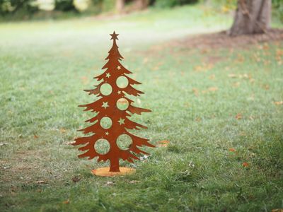 Denneboom op basis om kerstballen in te hangen - medium