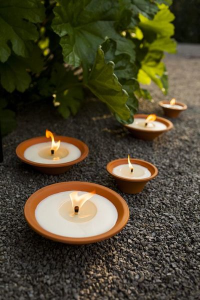 Bougie jardin Royal flame en pot terre cuite 13h - ivoire