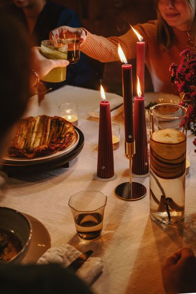 Geribde obelisk kaars