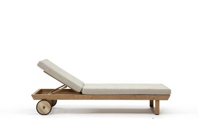 Leon ligbed met kussen