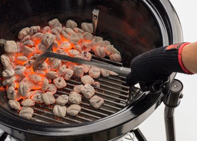 WEBER HOUTSKOOLSCHUIVER SUMMIT KAMADO IN RVS