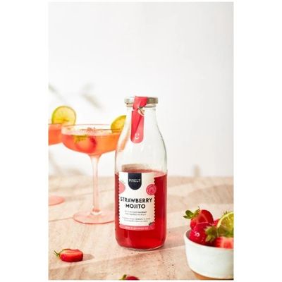 Strawberry mojito cocktail 